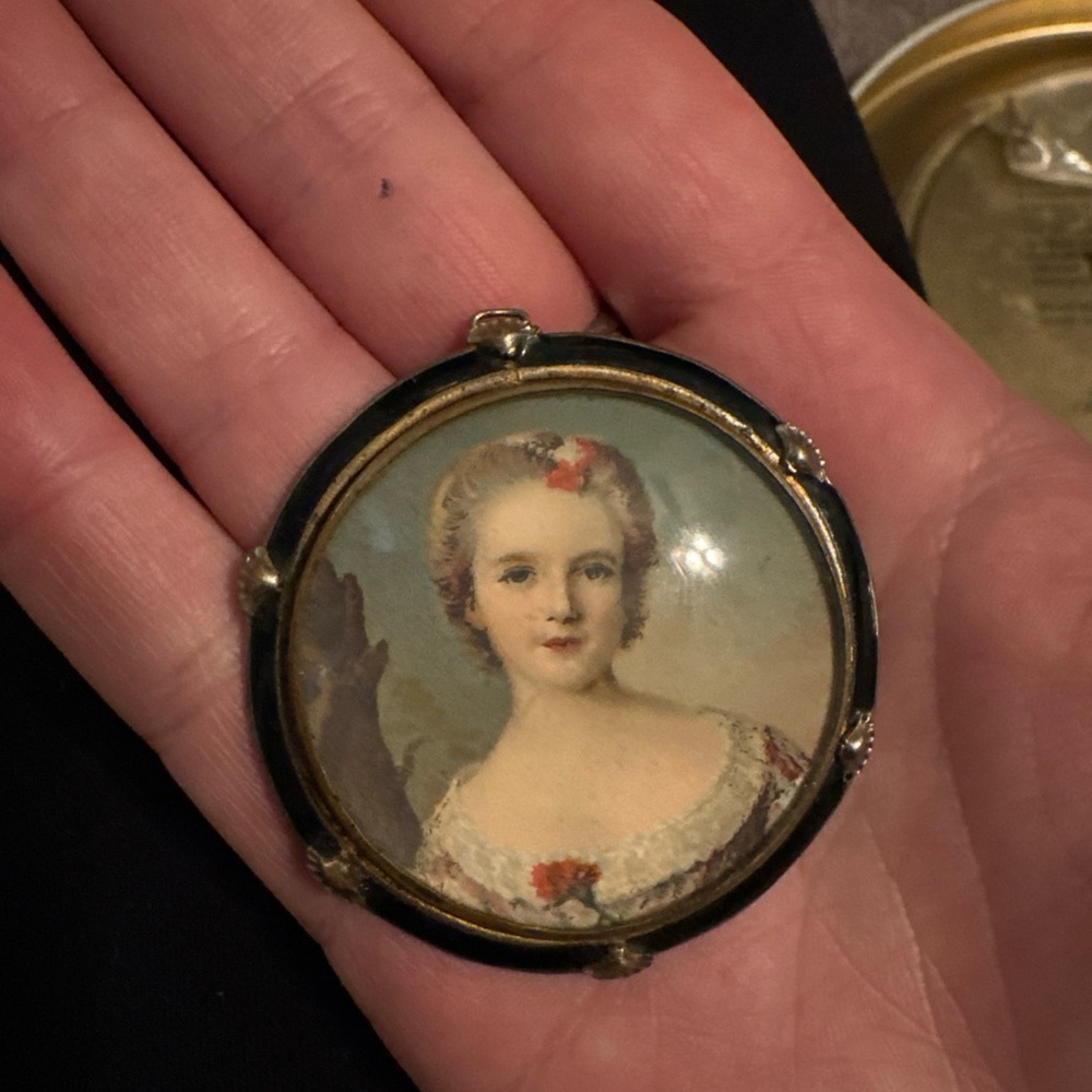 Antique Georgian hand painted lady pendant on gold